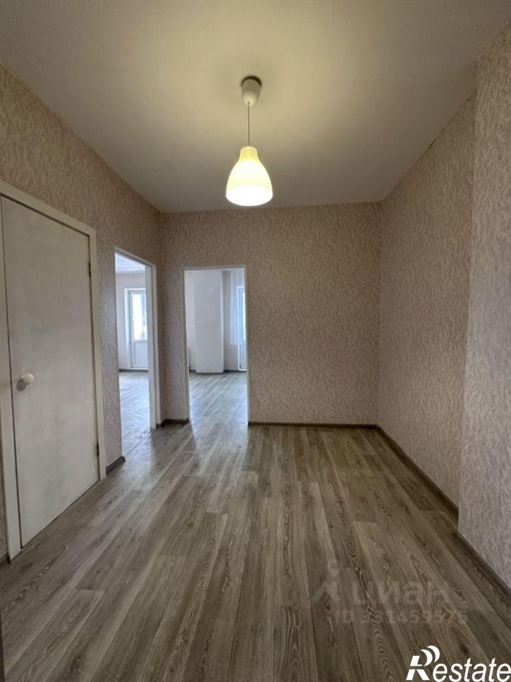 1-комн квартира улица Комарова, 8,  д. 8