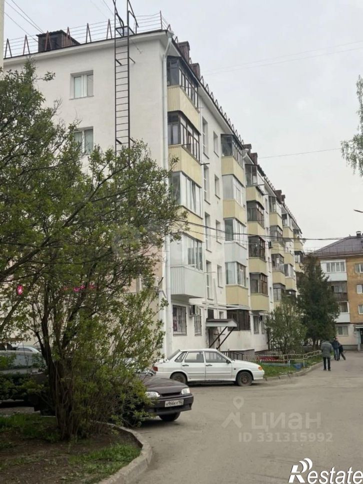 2-комн квартира проспект Октября, 144,  д. 144