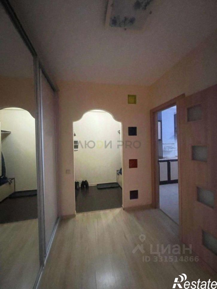 2-комн квартира Российская улица, 25,  д. 25