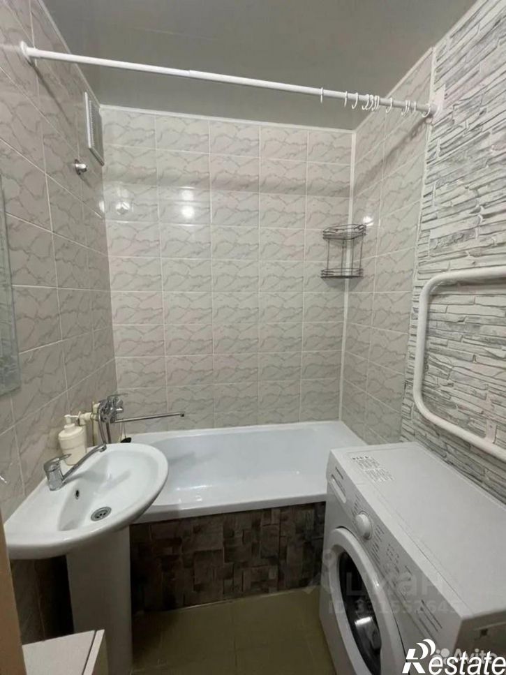 2-комн квартира улица Рихарда Зорге, 49,  д. 49