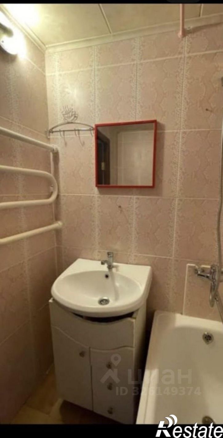 2-комн квартира улица Ахметова, 304/2,  д. 304/2