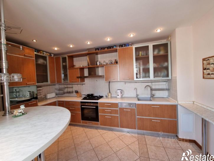 4-комн квартира улица Пушкина, 82,  д. 82