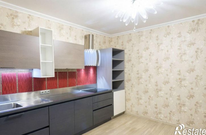 3-комн квартира улица Братьев Кадомцевых, 12/2,  д. 12/2