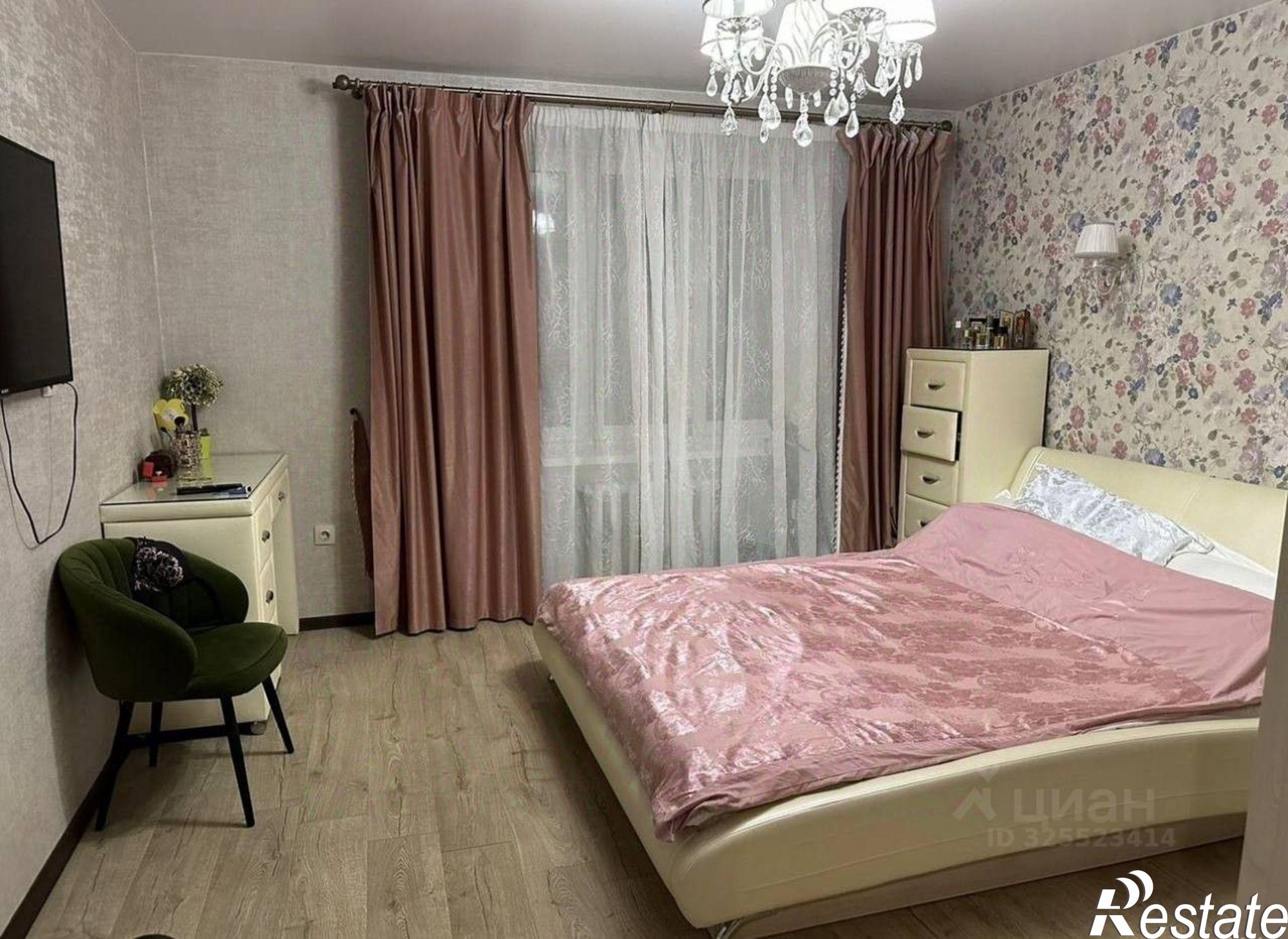 Купить квартиру за 10 000 000 рублей на ул Комарова, 8