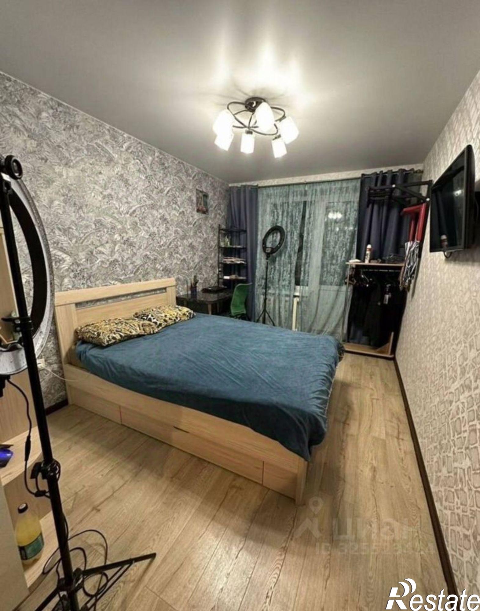 Купить квартиру за 10 000 000 рублей на ул Комарова, 8