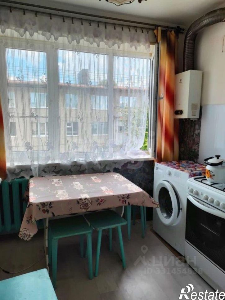 3-комн квартира ул Нефтяников, 20,  д. 20