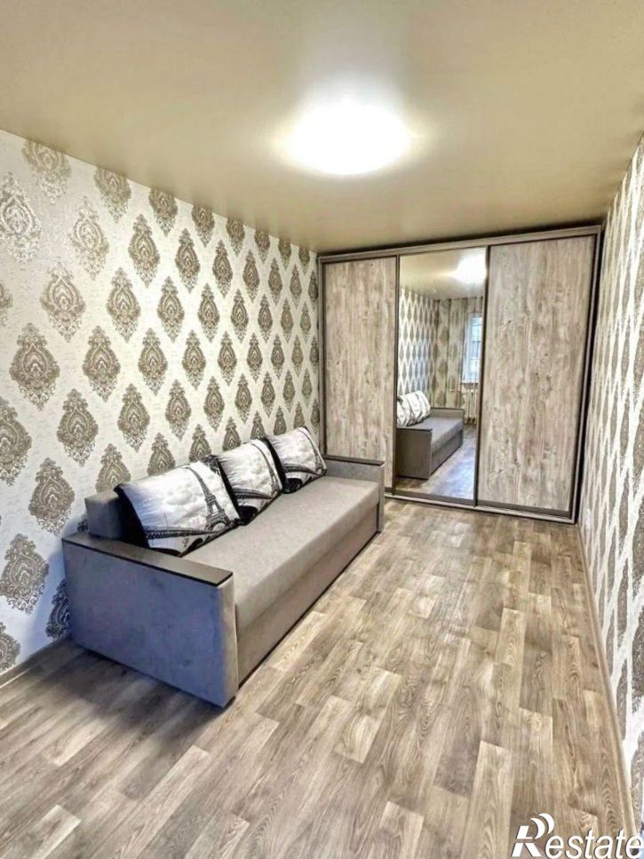 2-комн квартира пр-кт Октября, 93,  д. 93