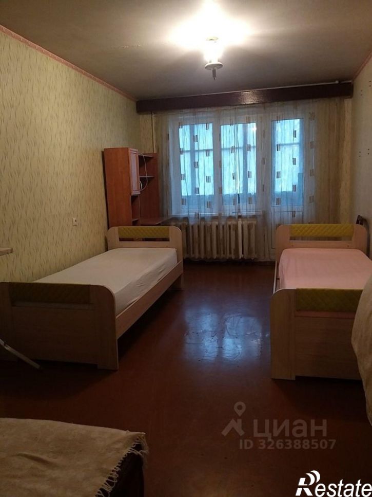 3-комн квартира ул Авроры, 27,  д. 27