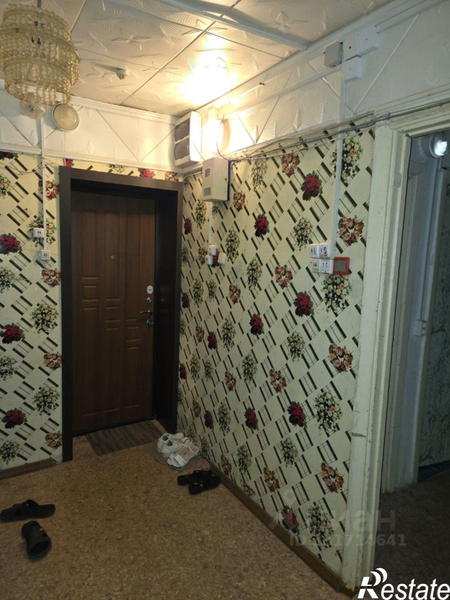 Купить комнату за 990 рублей на ул Коммунаров, 12 А