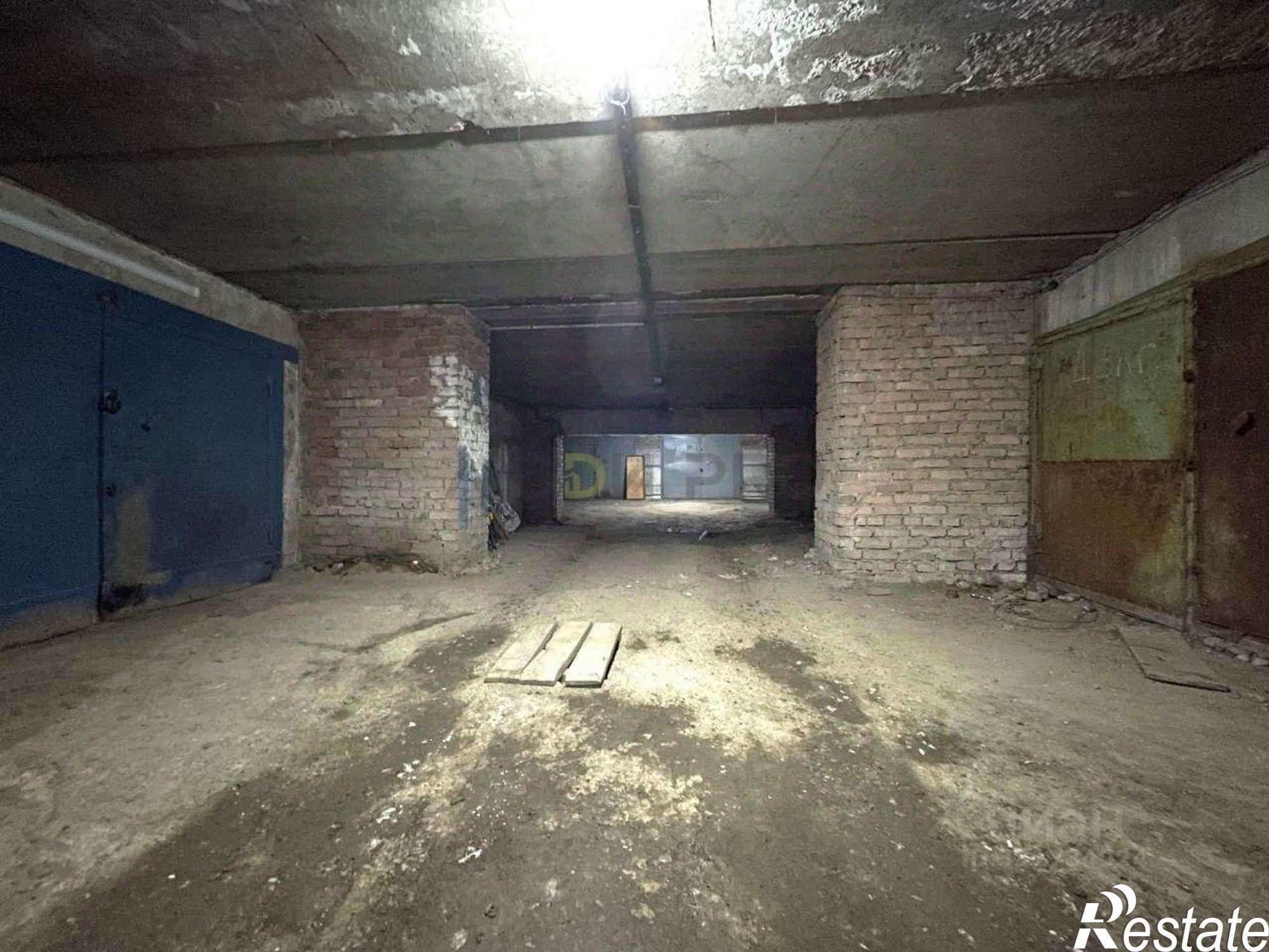 Купить гараж, место в паркинге за 865 340 рублей на пр-кт Октября, 37/4