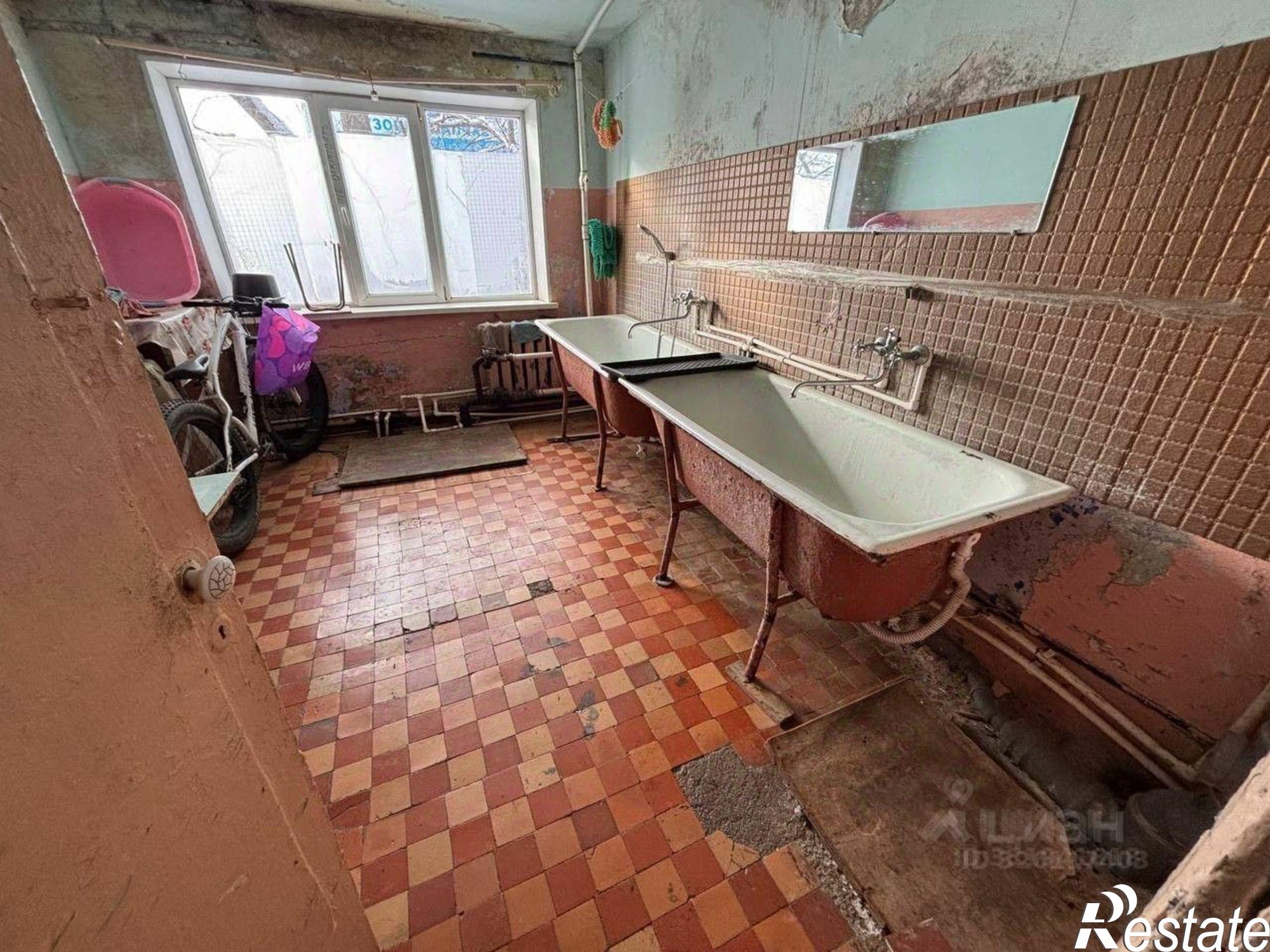 Купить комнату за 900 000 рублей на улица Новожёнова, 7/1