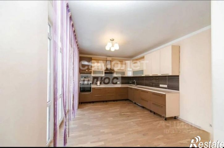 3-комн квартира ул Рихарда Зорге, 63/5,  д. 63/5