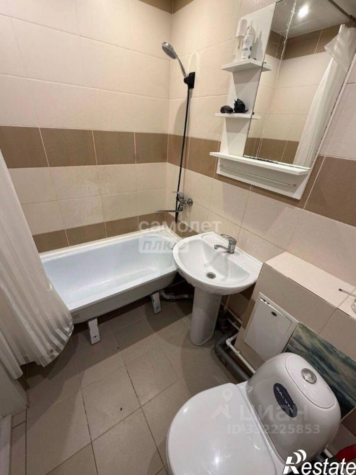 3-комн квартира ул Ахметова, 318/1,  д. 318/1