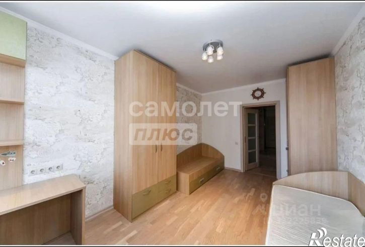 3-комн квартира ул Рихарда Зорге, 63/5,  д. 63/5