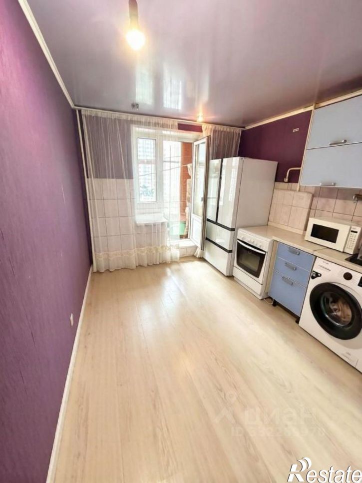 2-комн квартира ул Ахметова, 300,  д. 300