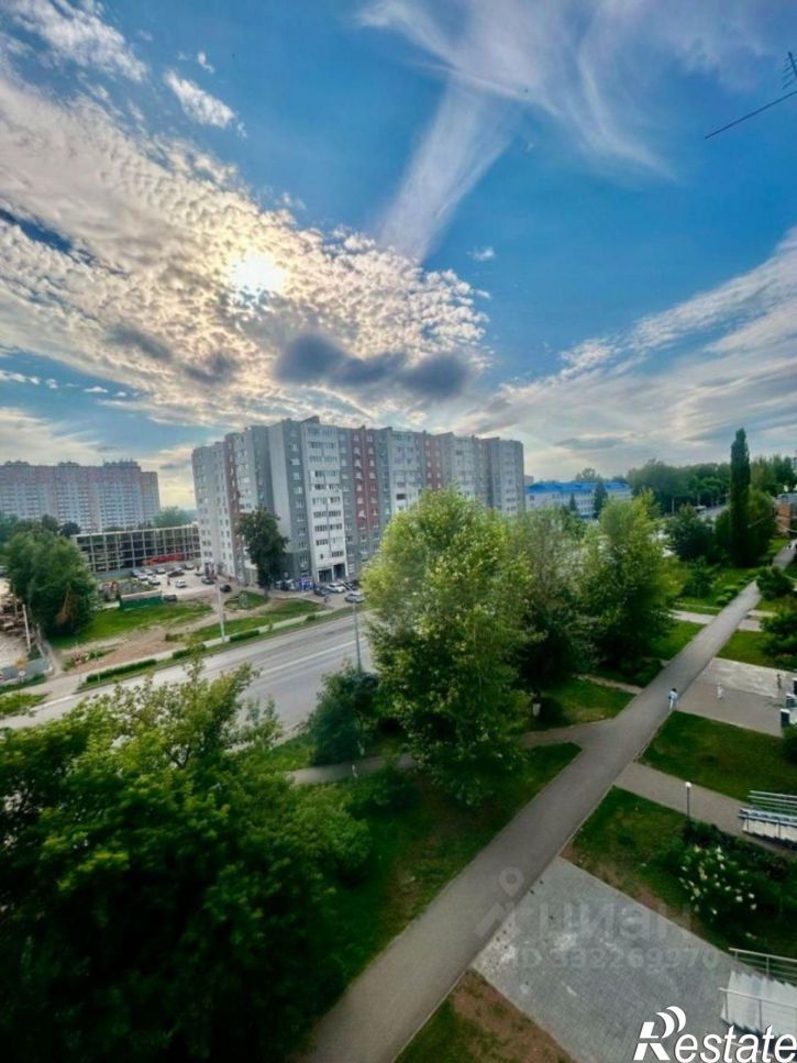 2-комн квартира ул Ахметова, 300,  д. 300