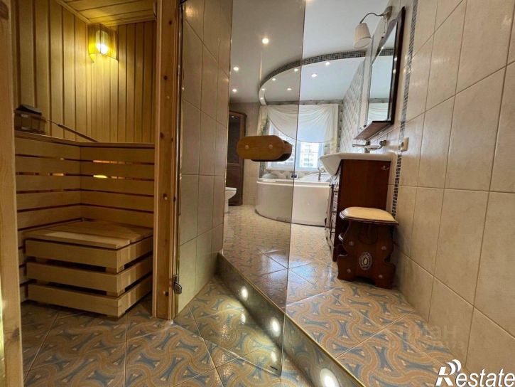 5-комн квартира ул Цюрупы, 151,  д. 151