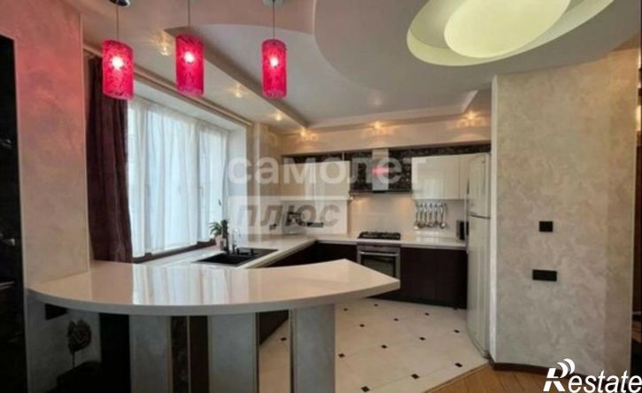 3-комн квартира ул Зайнаб Биишевой, 10,  д. 10