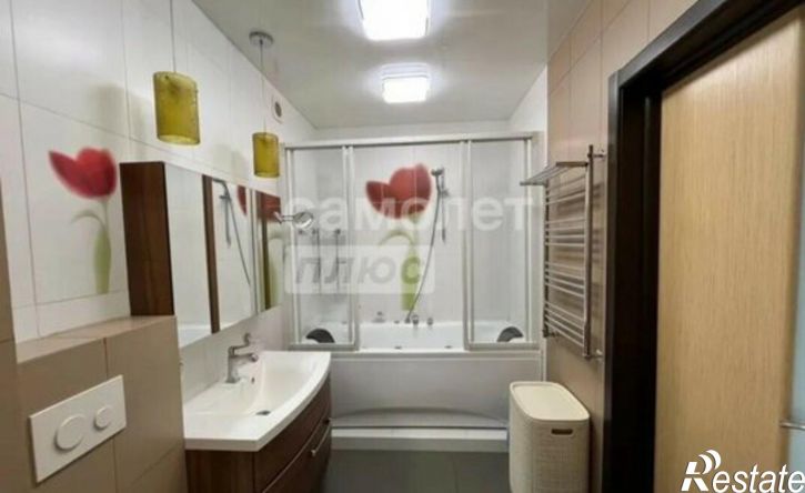 3-комн квартира ул Зайнаб Биишевой, 10,  д. 10