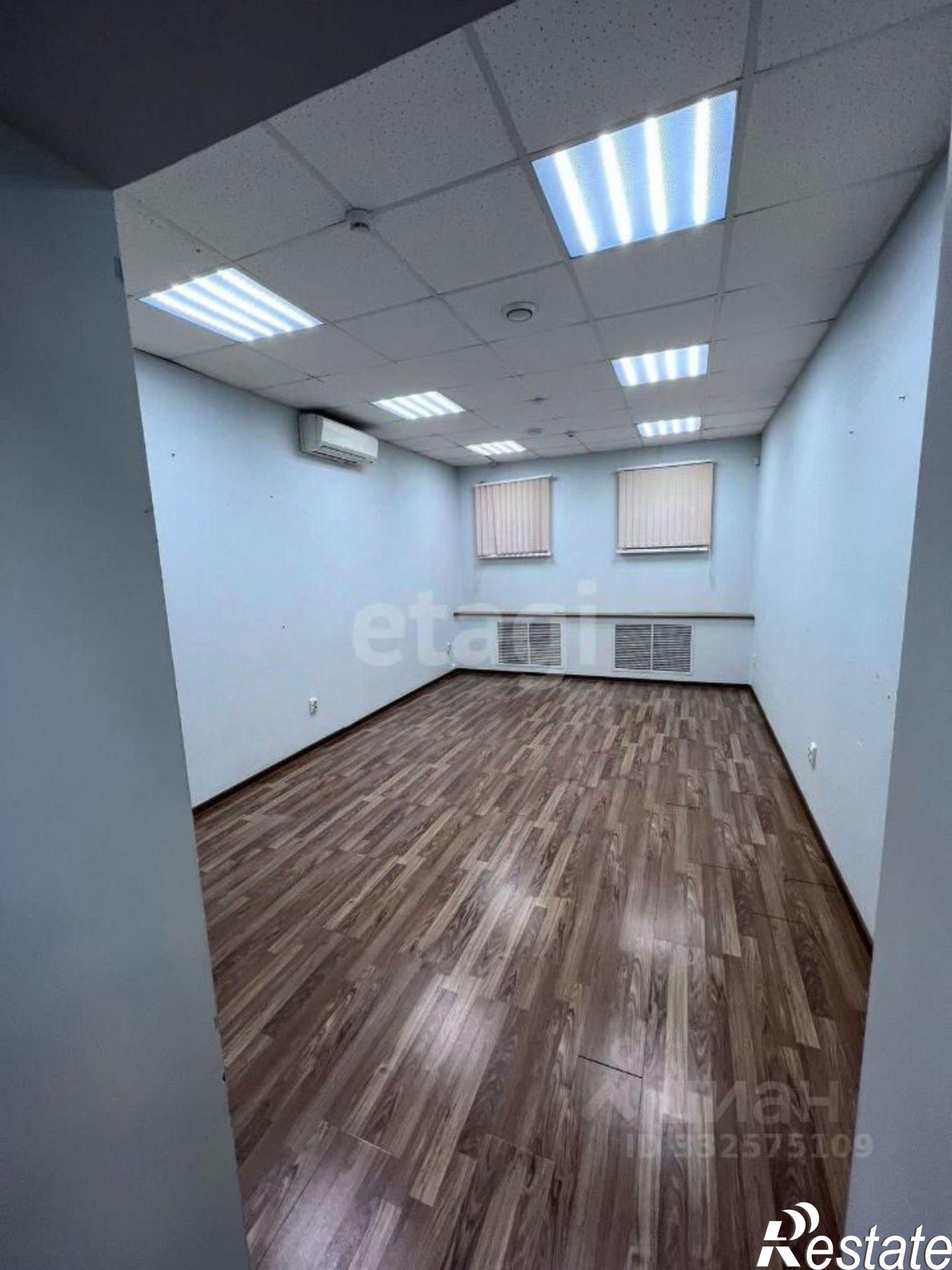 Купить офис, помещение под офис за 14 950 000 рублей на ул Аксакова, 54