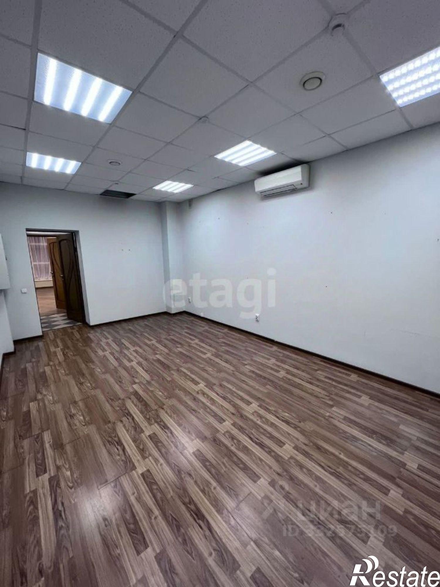 Купить офис, помещение под офис за 14 950 000 рублей на ул Аксакова, 54