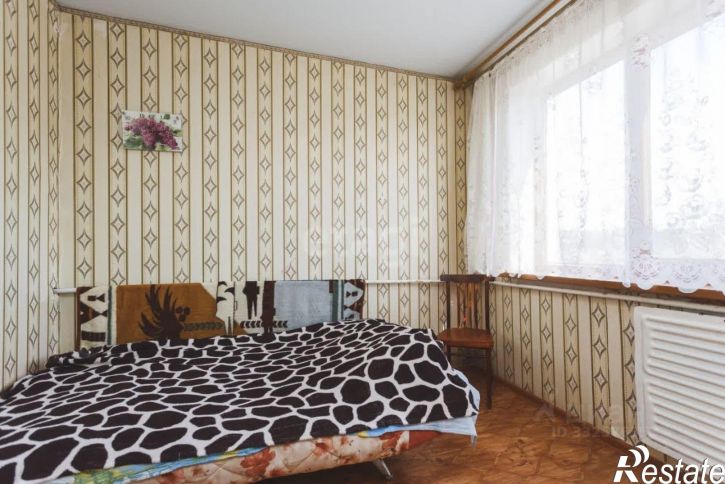 4-комн квартира ул Адмирала Ушакова, 56,  д. 56