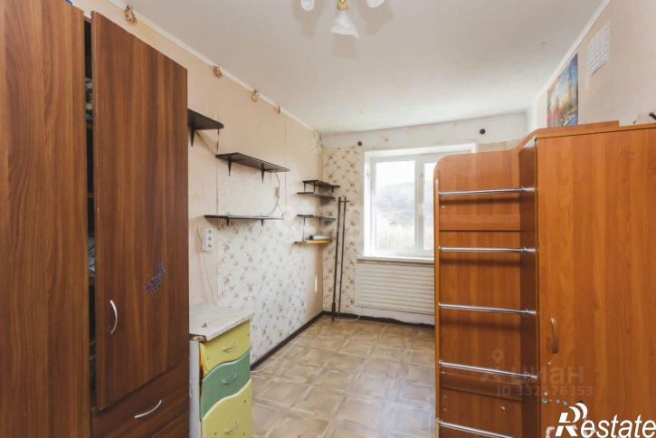 4-комн квартира ул Адмирала Ушакова, 56,  д. 56