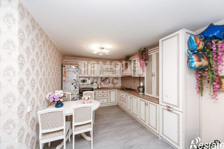 4-комн квартира б-р Героев труда, 7/6г,  д. 7/6г