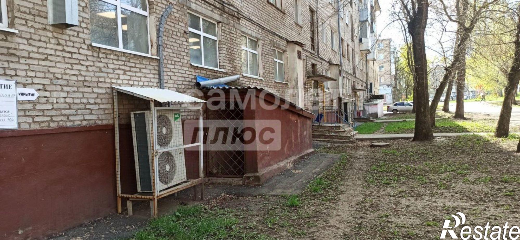 Купить торговое помещение за 2 983 200 рублей на ул Кремлевская, 57