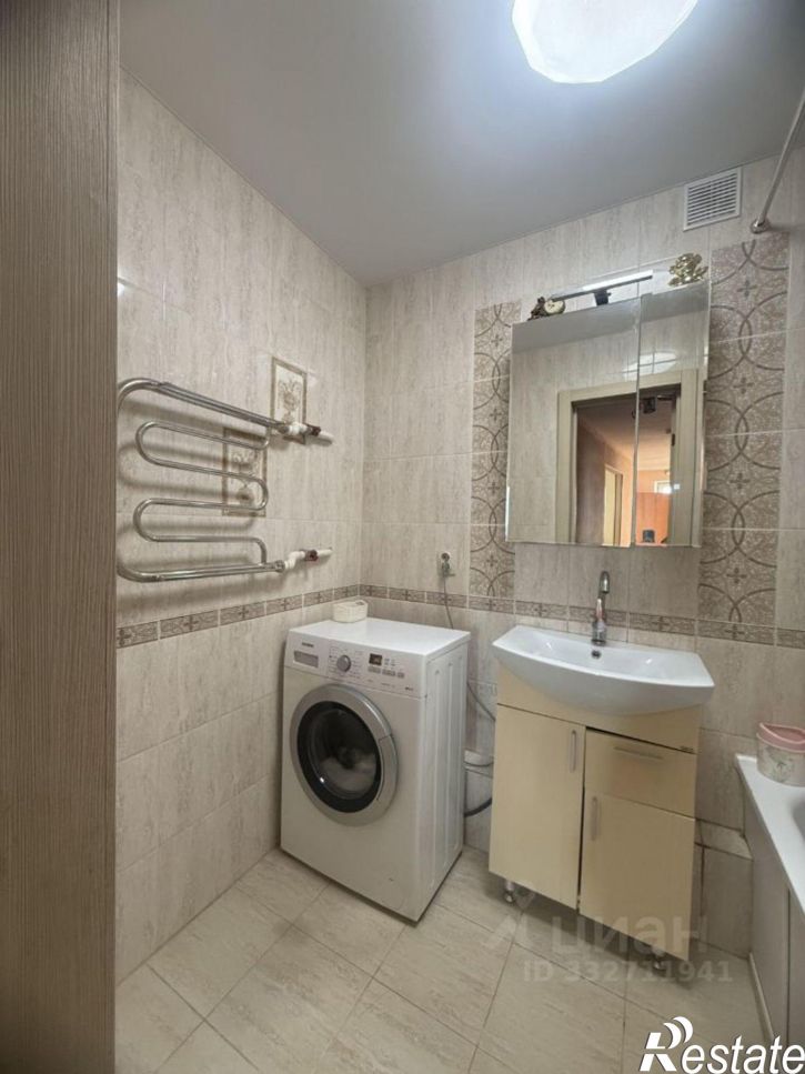 2-комн квартира ул Академика Ураксина, 1,  д. 1
