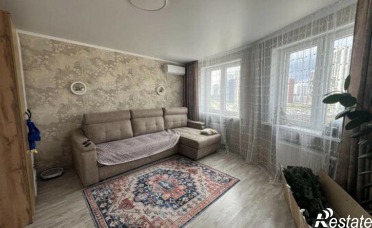 3-комн квартира ул Евгения Столярова, 4а,  д. 4а
