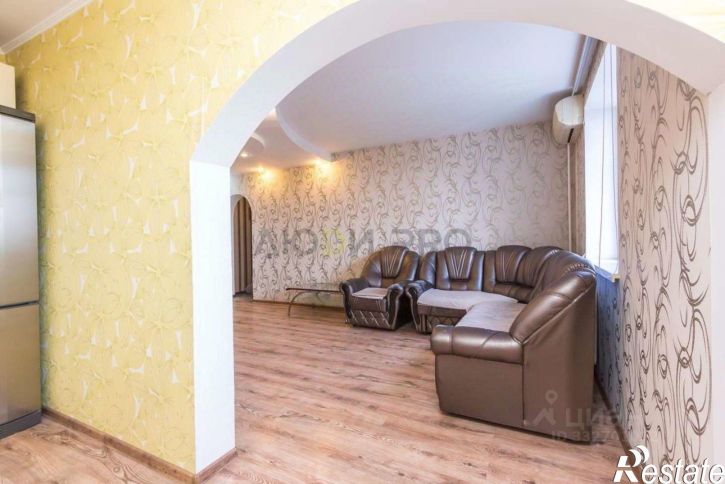 3-комн квартира пр-кт Октября, 71/3,  д. 71/3