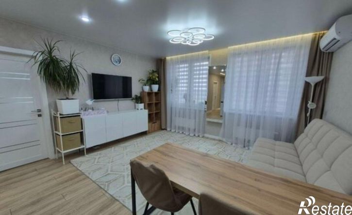 3-комн квартира Яркий б-р, 9,  д. 9