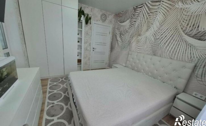 3-комн квартира Яркий б-р, 9,  д. 9