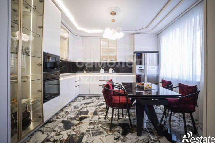 4-комн квартира б-р Ибрагимова, 42,  д. 42