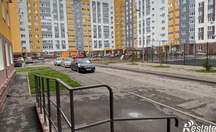 2-комн квартира ул Генерала Ишбулатова, 8/2,  д. 8/2