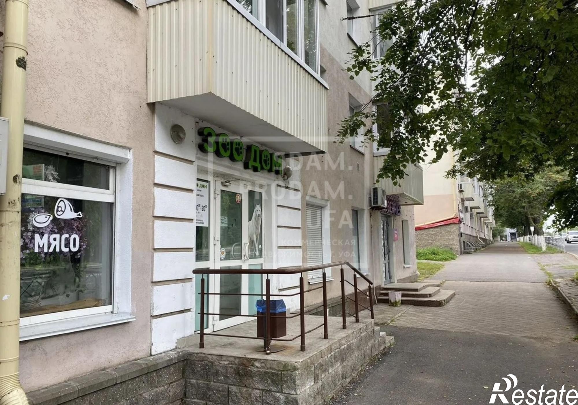 Купить торговое помещение за 6 700 000 рублей на Комарова улица, д.36
