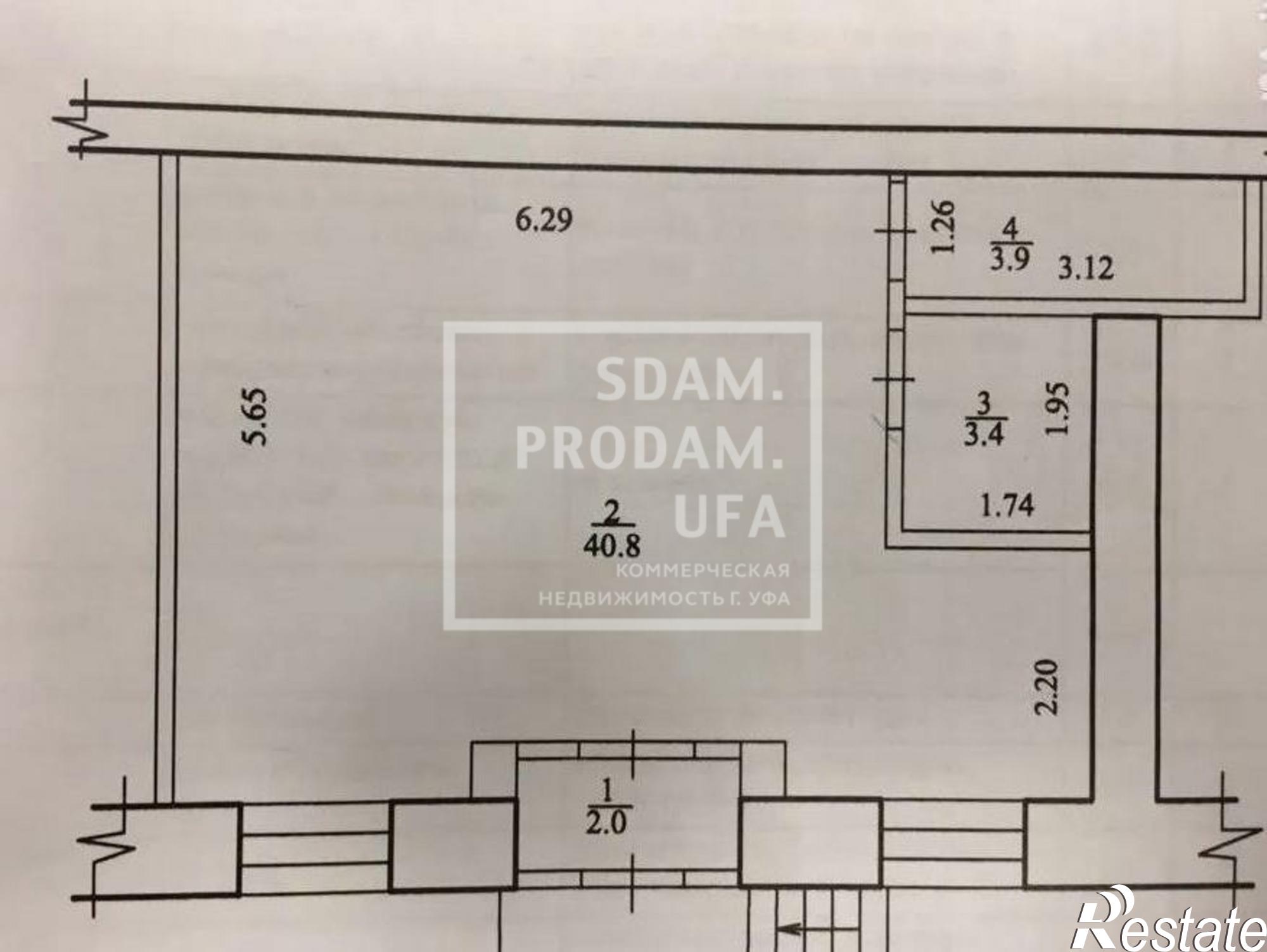Купить торговое помещение за 6 700 000 рублей на Комарова улица, д.36
