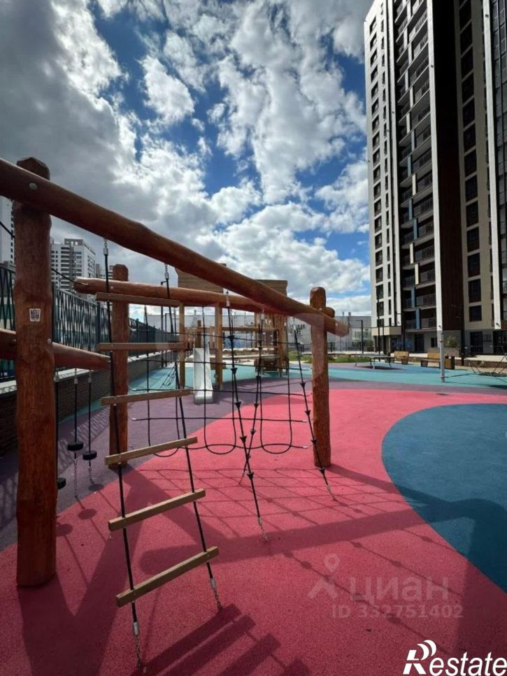3-комн квартира ул Комсомольская, 8,  д. 8
