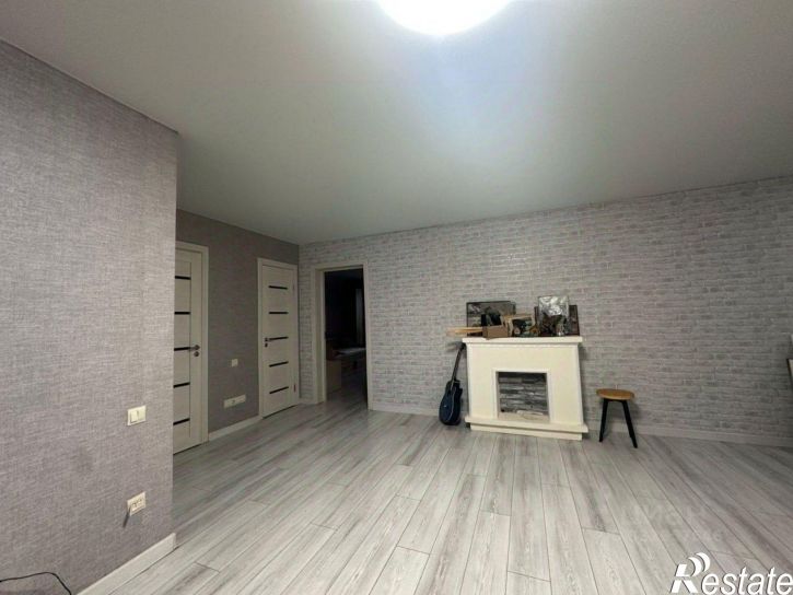3-комн квартира ул Ахметова, 300,  д. 300