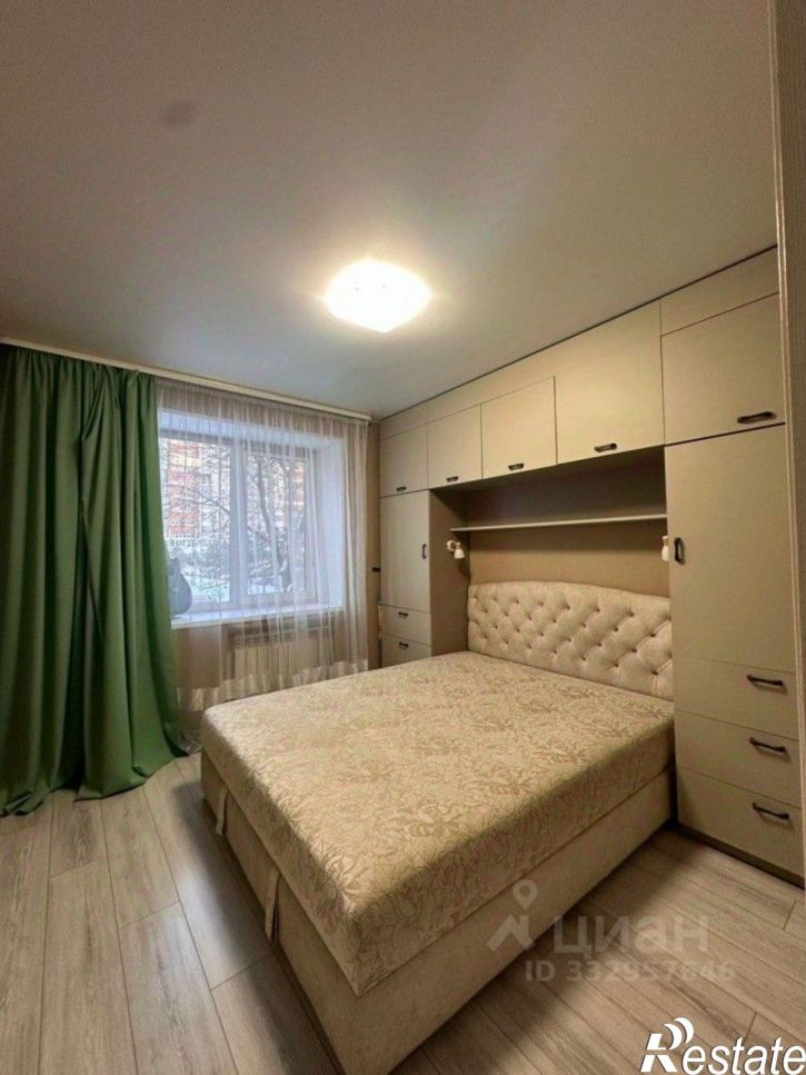3-комн квартира ул Ахметова, 300,  д. 300