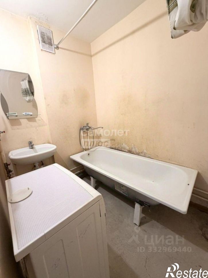 2-комн квартира ул Летчиков, 14,  д. 14