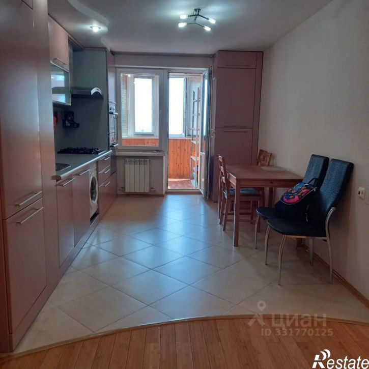 3-комн квартира ул Кавказская, 6/10,  д. 6/10