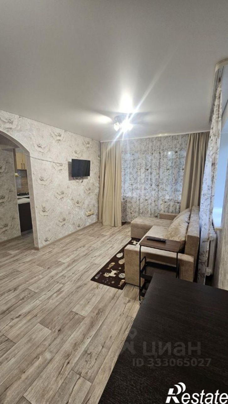 1-комн квартира ул Братьев Кадомцевых, 10,  д. 10