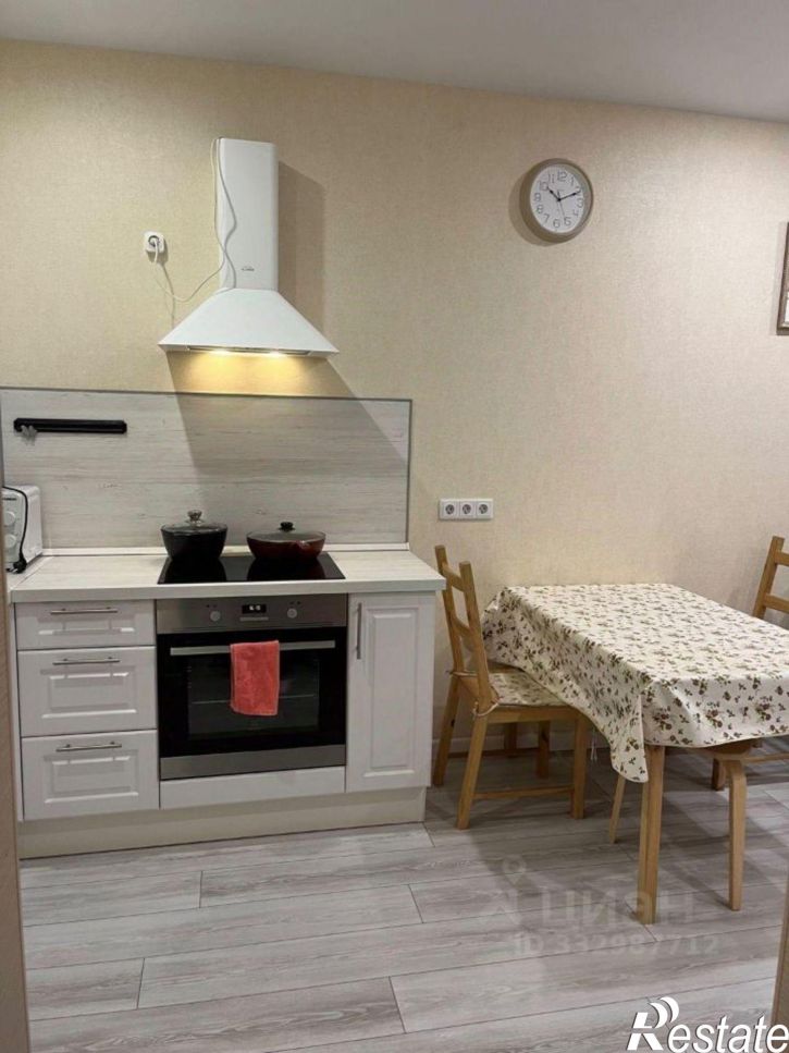 2-комн квартира Яркий б-р, 5,  д. 5