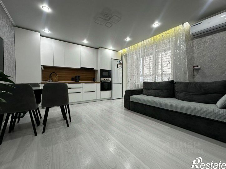 3-комн квартира ул Колпинская, 18,  д. 18