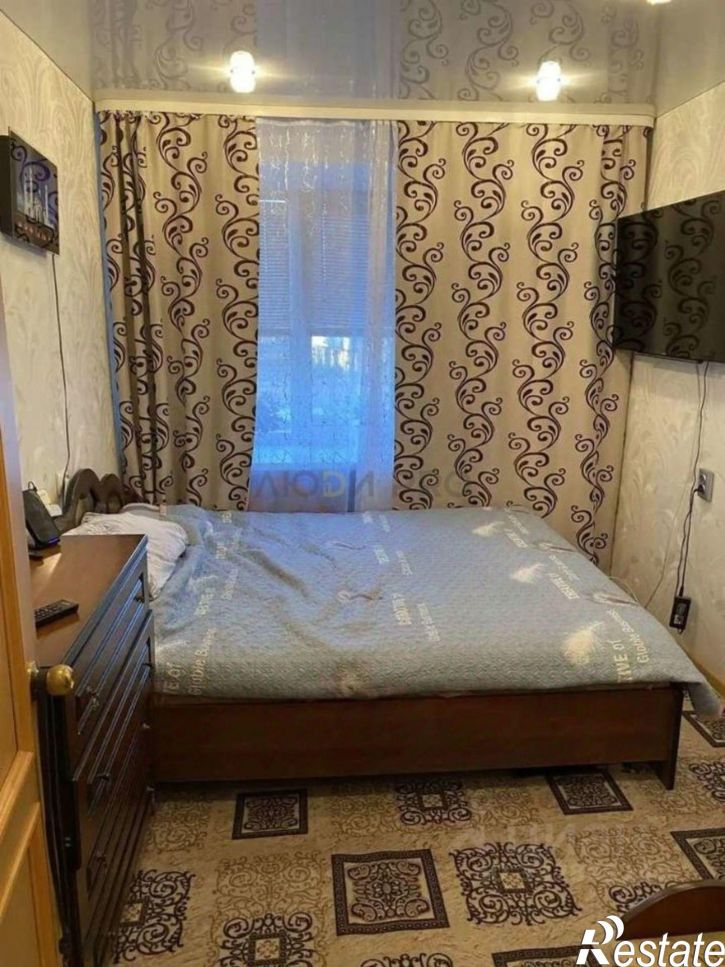 3-комн квартира ул Колпинская, 18,  д. 18