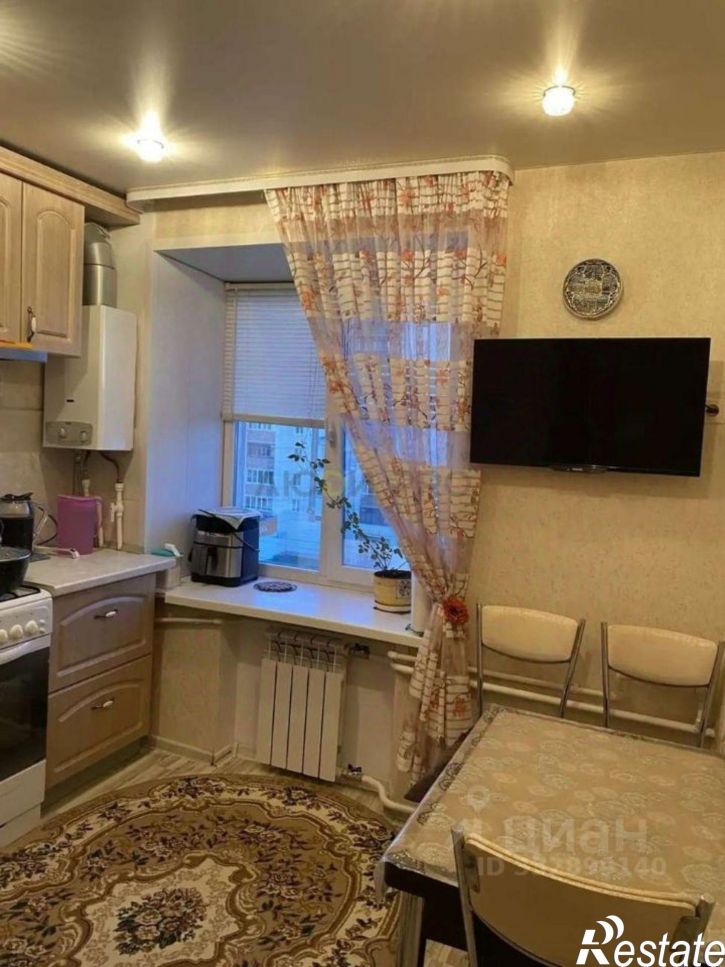 3-комн квартира ул Колпинская, 18,  д. 18