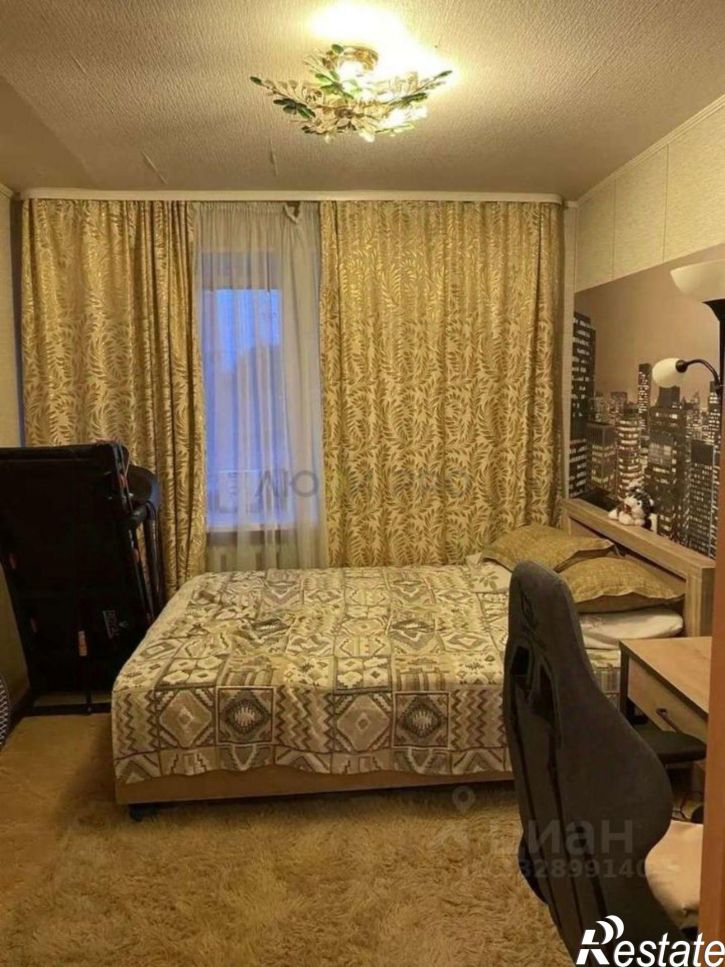 3-комн квартира ул Колпинская, 18,  д. 18