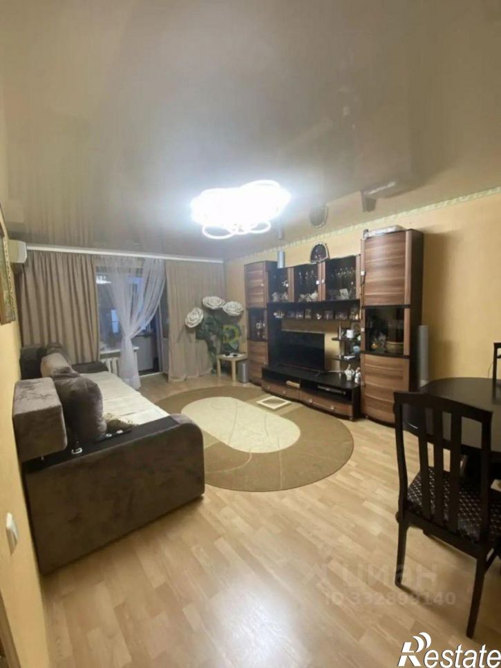 3-комн квартира ул Колпинская, 18,  д. 18